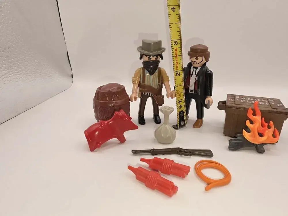 Playmobil 5608 Western Cowboy Robber Campfire Weapons TNT Accessories